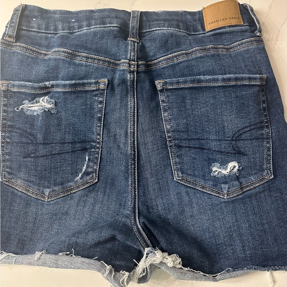 American Eagle Distressed denim Jean shorts Size 6 - Picture 2 of 3